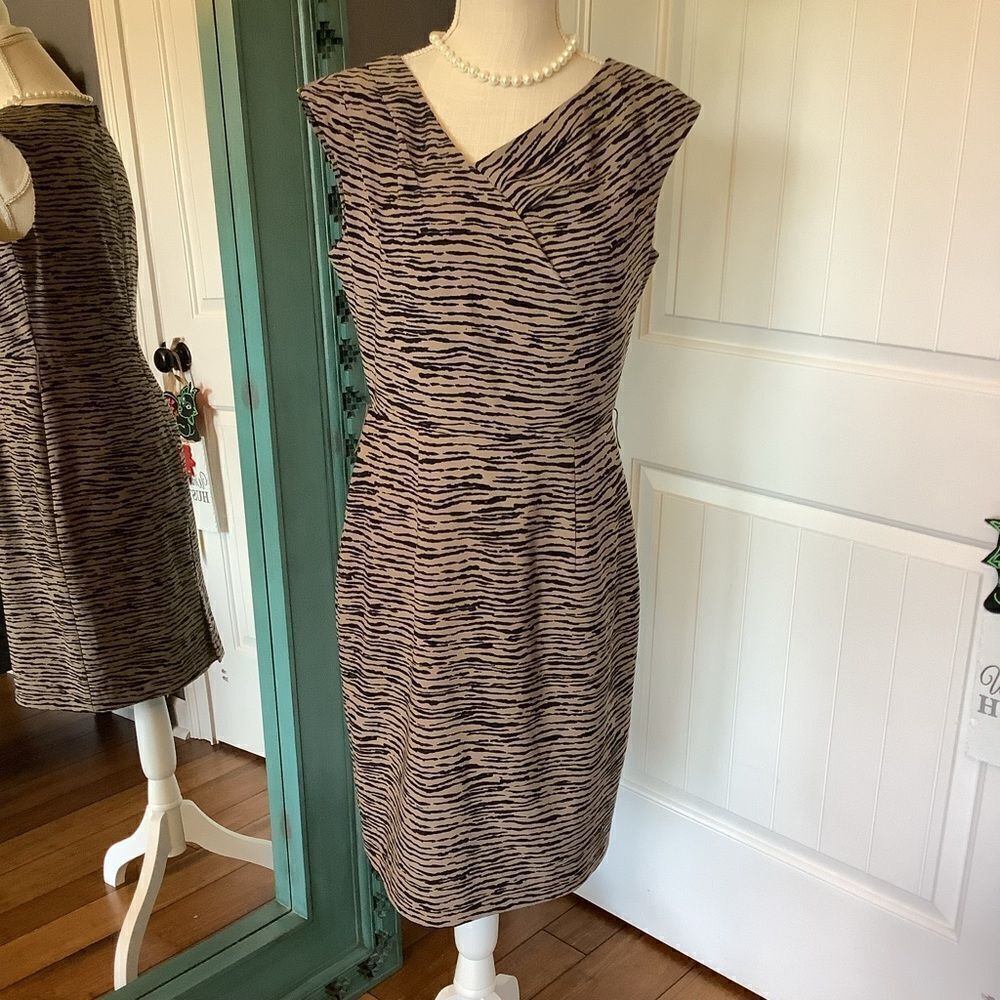 Calvin Klein Tailored Dress 👗 🦋🦓